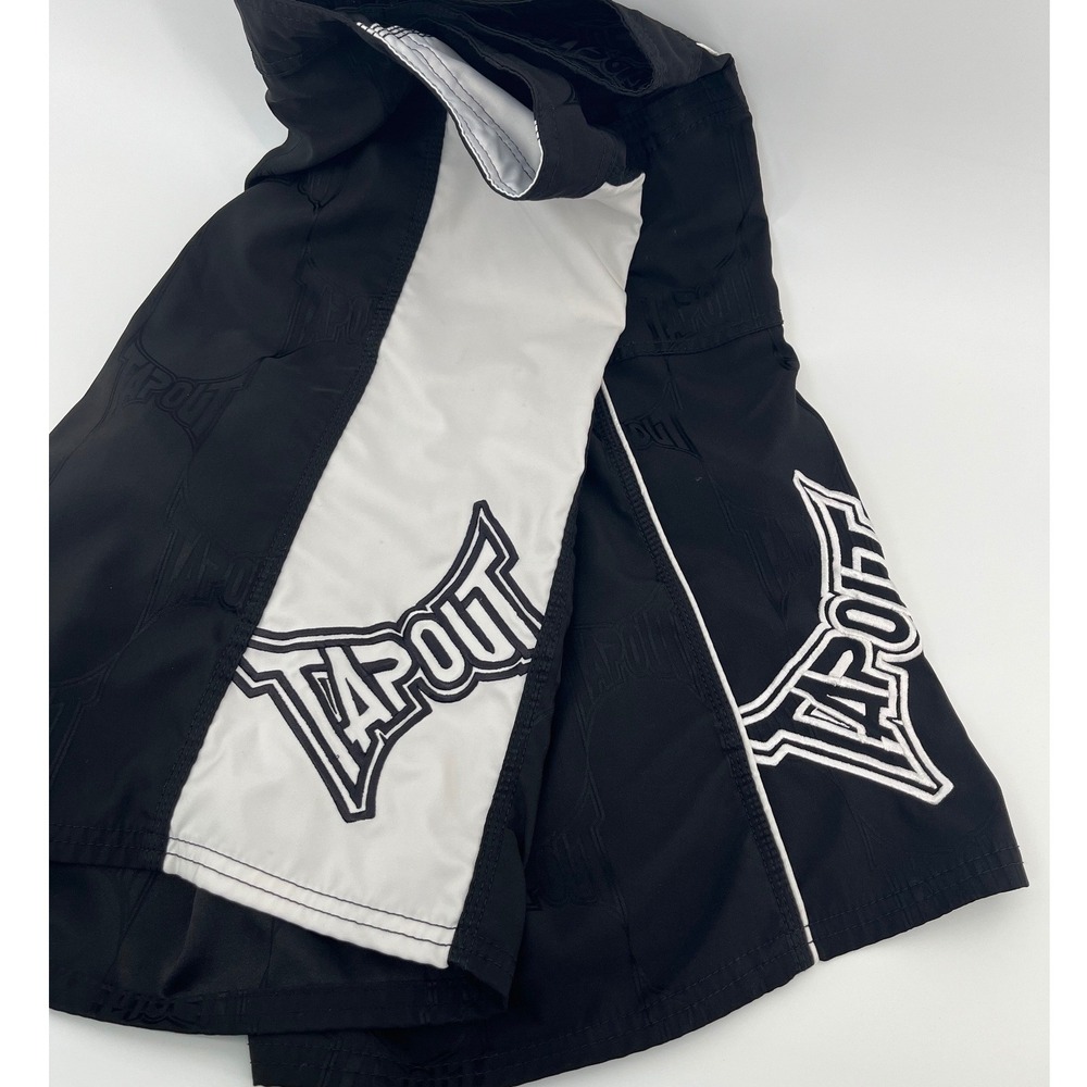 Tapout Board Shorts Mens 36 Black White MMA Logo Y2K Combat Trunks